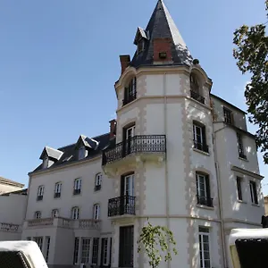 https://chateau-les-4-saisons.hotels-rhonealpes.com
